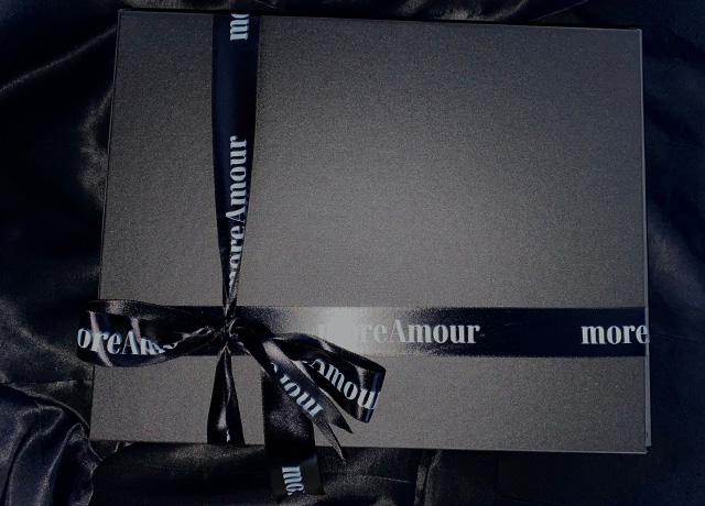 Amydor320 White Foil Ribbon